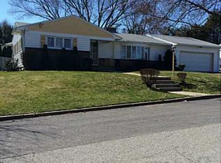 5 Briarwood Dr, North Providence, RI 02911