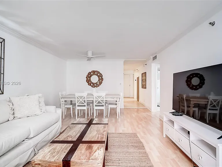 2401 Collins Ave #904 — Photo 7