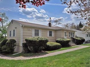 3 Hillside Ave, Livingston, NJ 07039