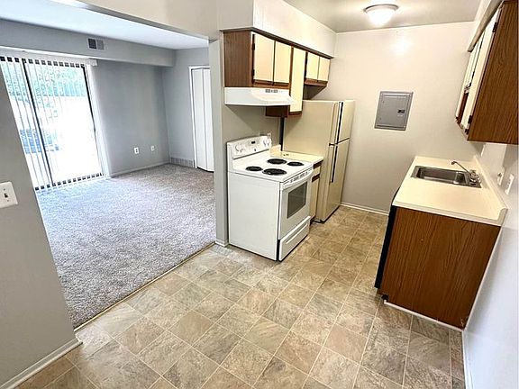 3rd image of 35480 Klix St #101