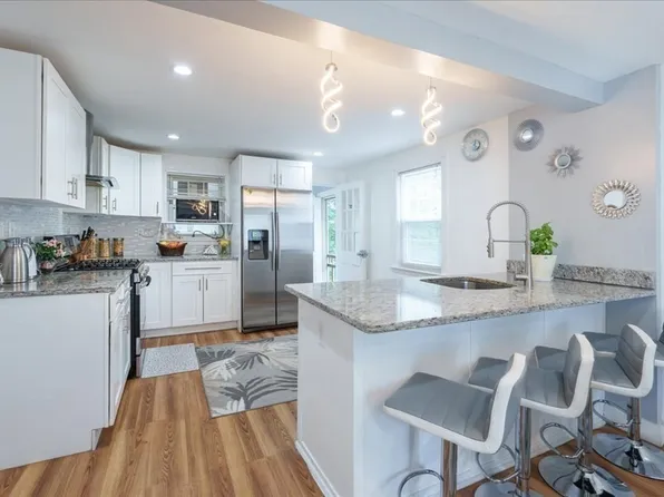 16 Cornell St, Roslindale, MA 02131