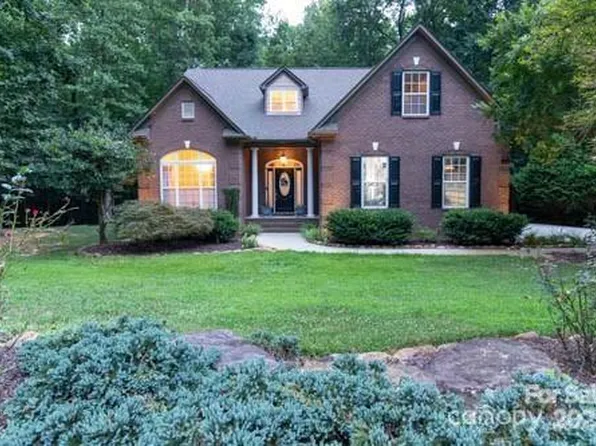 207 Streamside Pl, Mooresville, NC 28115