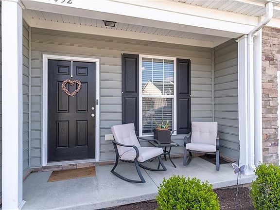 3rd image of 6032 Newington Pl