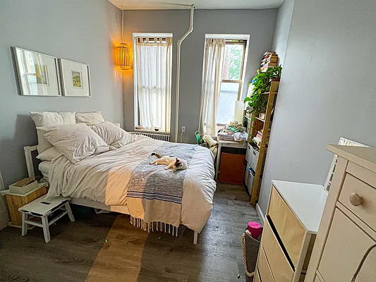 Rented by Sidewalk Realty LLC | media 12