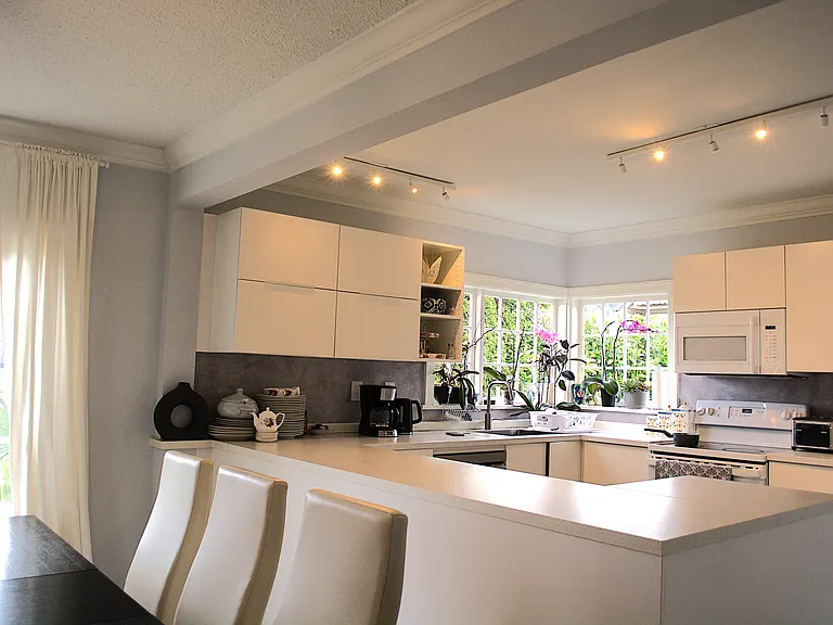 2251 Haywood Ave — Photo 11