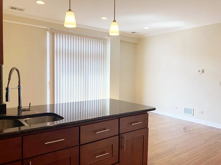 1334 W Morse Ave — Photo 13