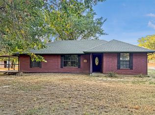 697 County Road 166, Whitesboro, TX 76273