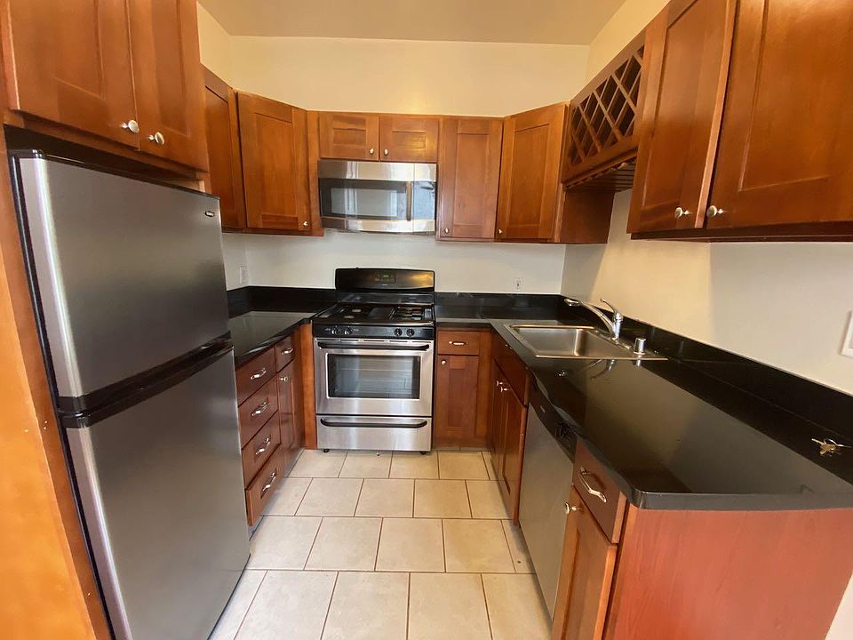 1st image of 3436 Pierce St #7