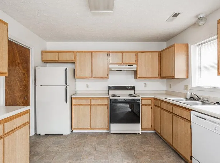 Spacious Kitchen for Gourmet Meals