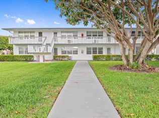 221 Camden J, West Palm Beach, FL 33417