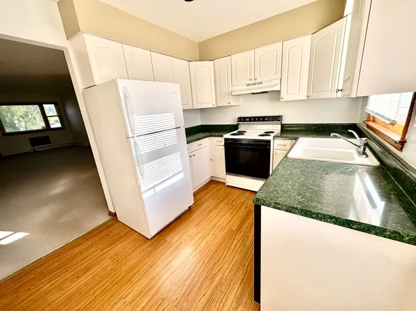 121 N Hayward St, Woodstock, IL 60098