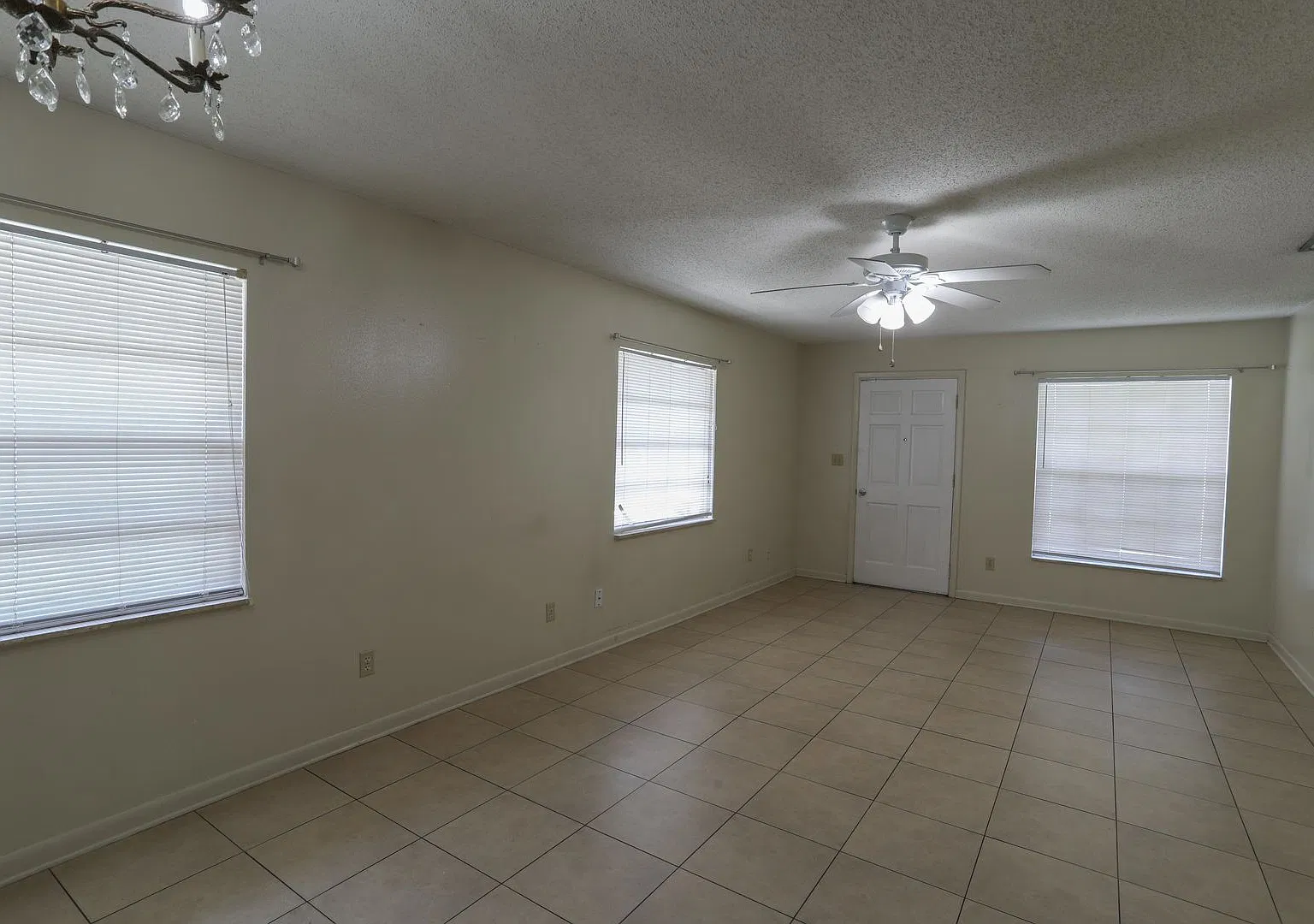 4219 Parkside Drive — Photo 4