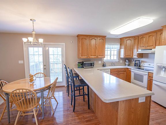 5th image of 100 Peppertree Dr NE