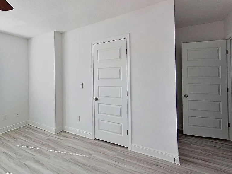 45 Sparrow Ave — Photo 5