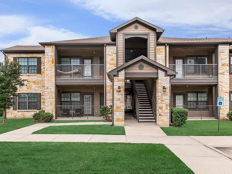 Town Creek Village Apartments — Photo 21