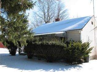 595 Moon Clinton Rd, Coraopolis, PA 15108