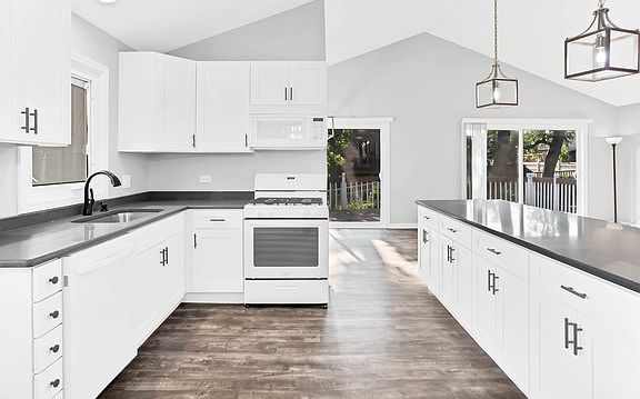 5th image of 10244 S 86th Ave