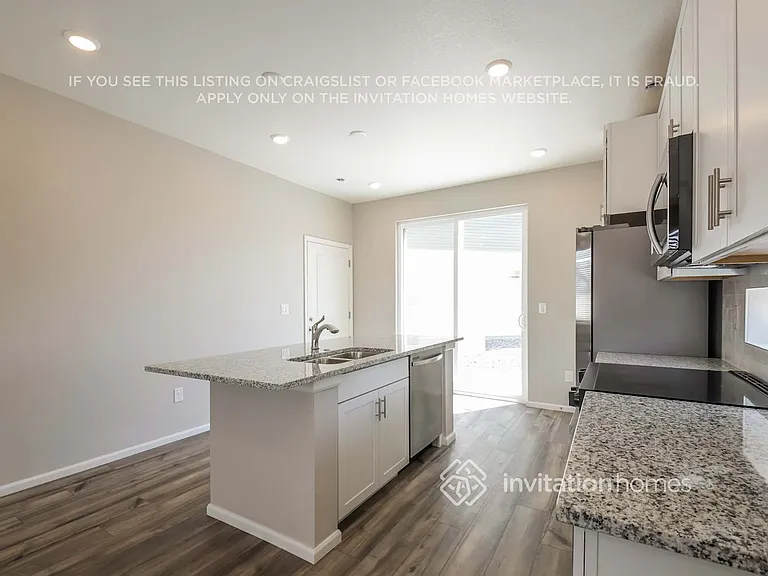 3341 Streamwood Dr — Photo 8