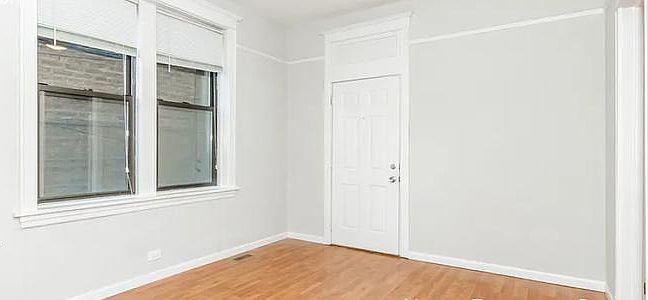 2nd image of 1007 N California Ave #2I
