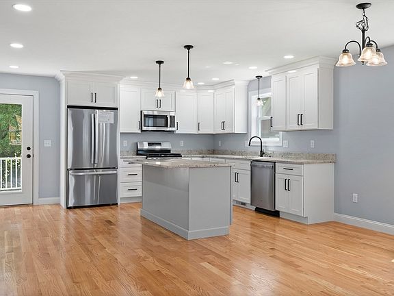 5th image of 30 Quigley Ave #30