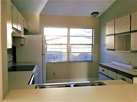 4th image of 1923 Sheeler Oaks Dr