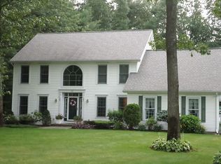 33 Brookside Dr, Saratoga Springs, NY 12866