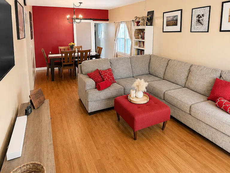 524 S Millwood Ave — Photo 2