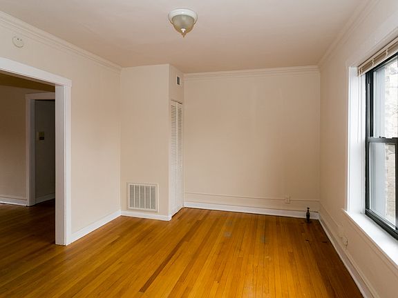 5th image of 1135-135 Oak Ave #W3