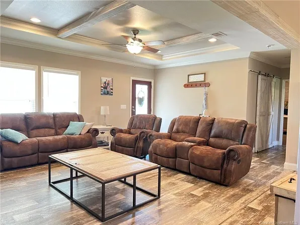 4736 Carlyss Dr, Sulphur, LA 70665