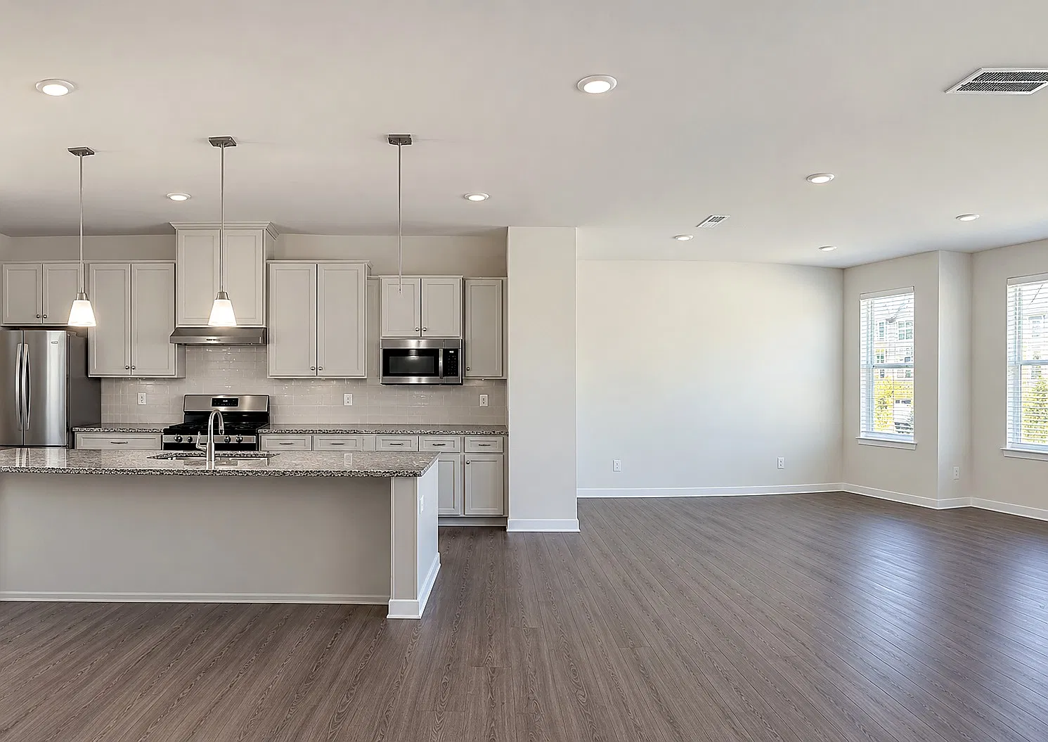 4 bed, 3.5 bath, 2202 sqft, $2,495 — Photo 1