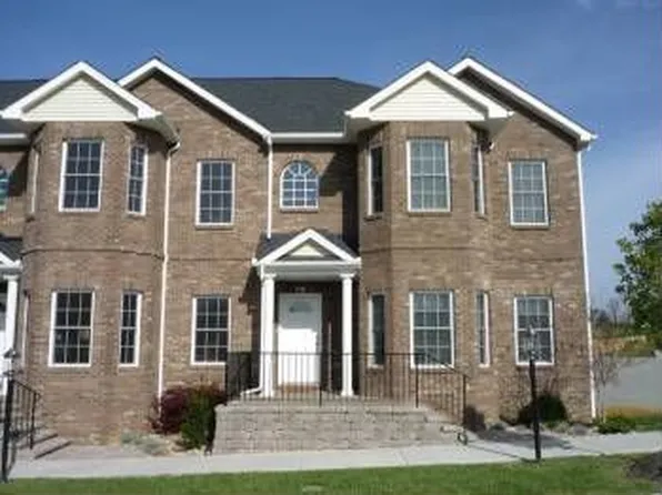 90 Phoenix Blvd NW, Christiansburg, VA 24073