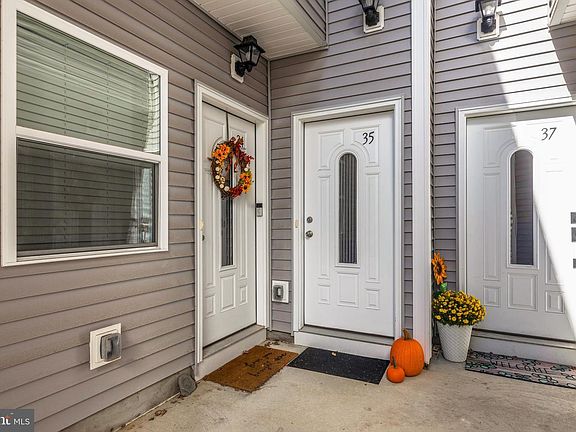 2nd image of 35 Emily Ct