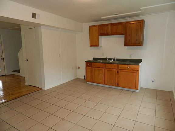 4th image of 2311 Deerfield Ct