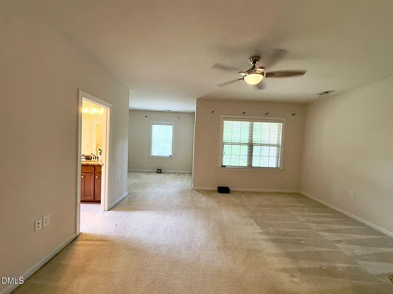 403 Daylin Dr — Photo 35