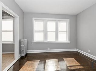 535 E 102nd St APT 205, Chicago, IL 60628