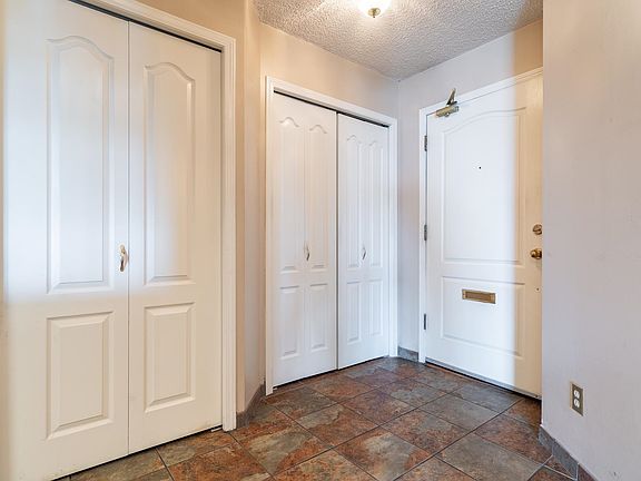 4th image of 69 Jamieson Ct #903