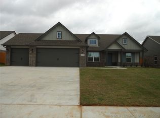 1418 E Utica Pl, Broken Arrow, OK 74011