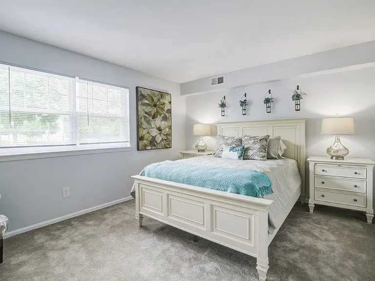 Eastampton Gardens Apartment Homes — Photo 11