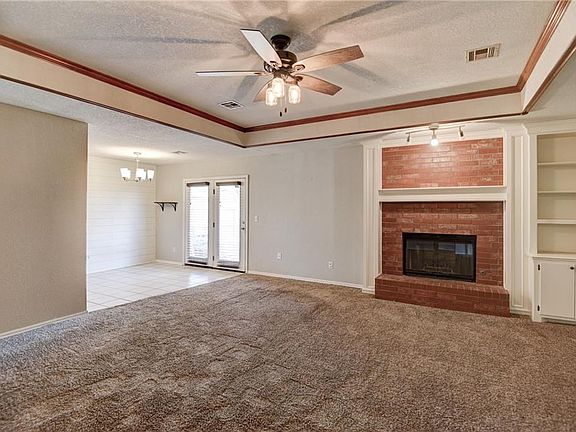 4th image of 736 W Dowden Dr