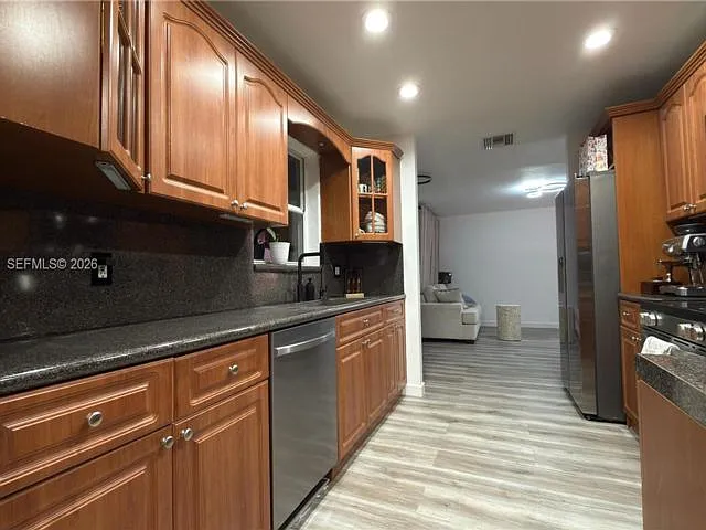 1001 SW 98th Ave — Photo 7