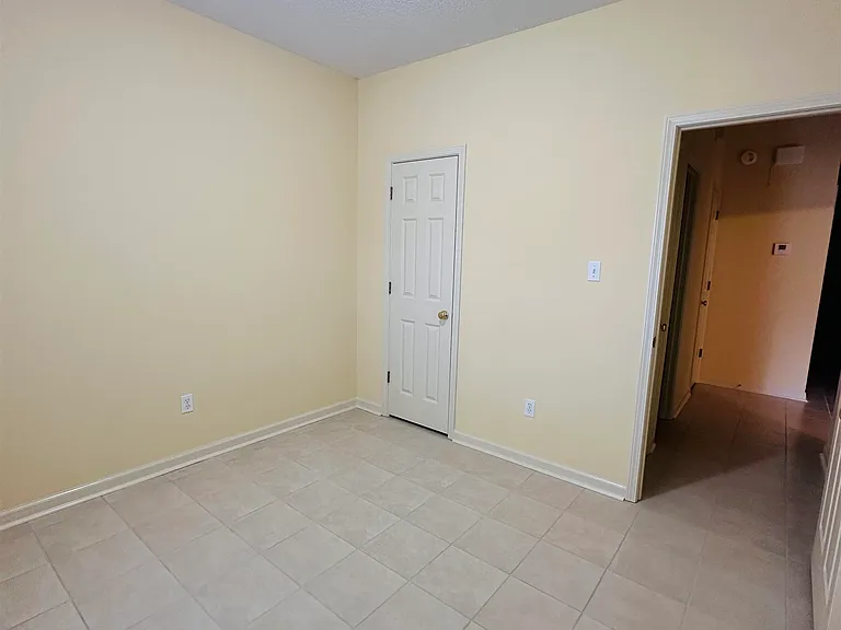 596 Ashley Glen Cir W — Photo 21