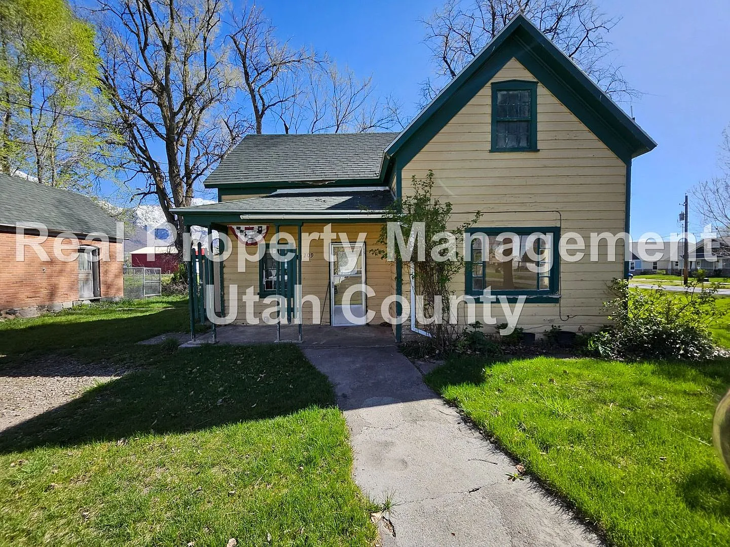 Salem House — Photo 1