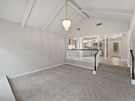 3rd image of 25811 Timber Lakes Dr