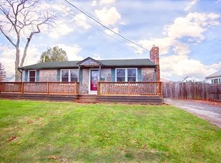 15 Ashland St, Dartmouth, MA 02748
