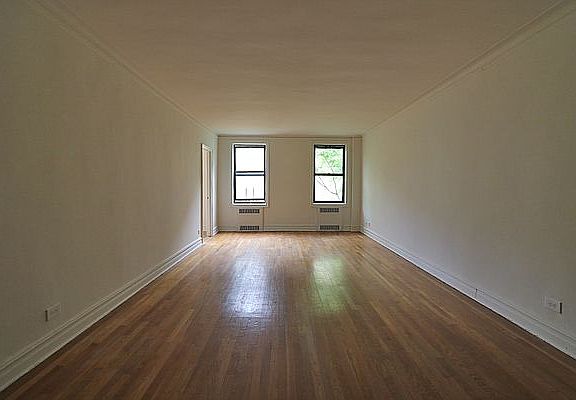 3rd image of 68-12 Yellowstone Blvd #1S