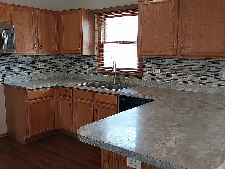 5420 Hillside Dr — Photo 7