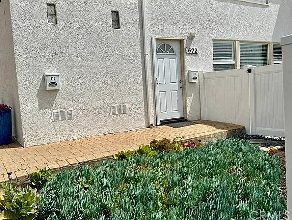 2 bed, 1000 sqft, $2,800 — Photo 2