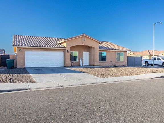 3rd image of 7736 E 43rd Ln