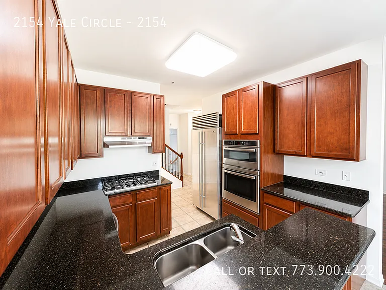 2154 Yale Cir #2154 — Photo 3