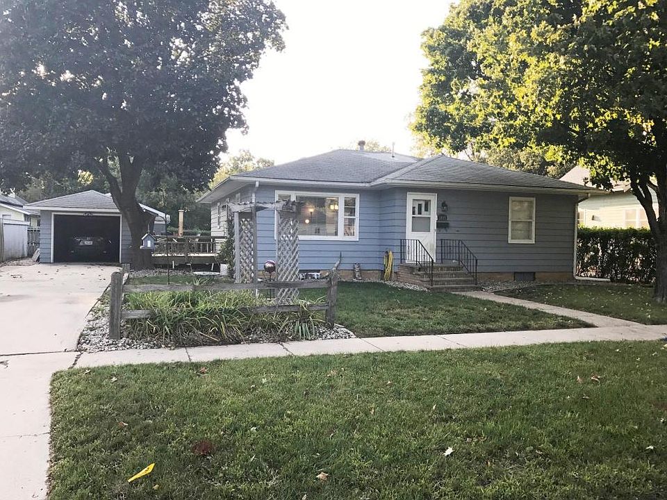 1st image of 1005 L Ave